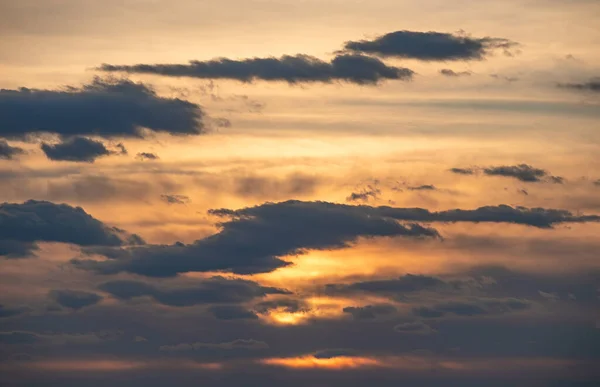 Sfondo Naturale Nuvole Nel Cielo Tramonto Vicino Paesaggio Nuvoloso — Foto Stock