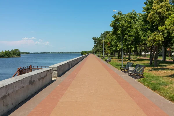 stock image Embankment of the Dnieper river (Dnipro) in Kremenchuk city, Ukraine. summer sunny day