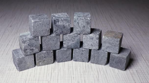 Whiskey Stones Mýdlové Kostky Přírodního Kamene Pro Opětovné Použití Chlazení — Stock video