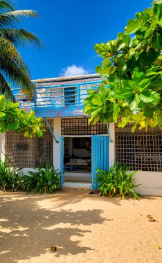 Rincon del Mar, Sucre 'de canlı bir sahil evi. Etrafı yemyeşil ve kumlu yollarla çevrili. Kolombiya' da tatil için ideal.