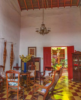 Santa Fe de Antioquia 'daki geleneksel Kolombiya mimarisini sembolize eden killi çömlekli otantik bir mutfak sobası..