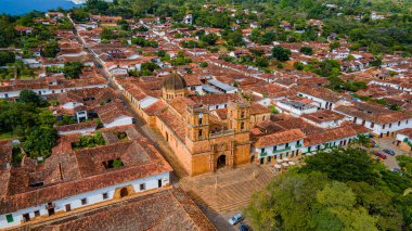 Barichara 'nın çarpıcı hava manzarası, Santander tarihi mimariyi ve yemyeşil çevreyi sergiliyor, turizm ve tatiller için mükemmel..