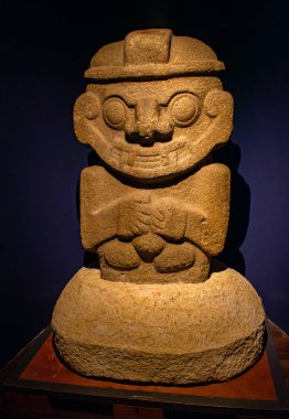 Bogot 'taki Altın Müzesi' nde sergilenen altın ve taş eserlerde Kolombiya 'nın zengin arkeolojik mirası sergileniyor..