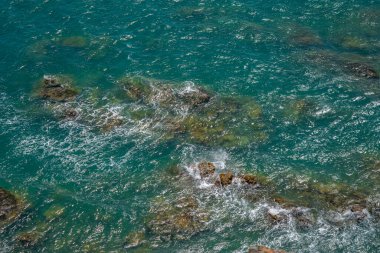 Cabo de la Vela, La Guajira 'da kayalık arazi ve geniş bir okyanus zeminiyle çevrili mavi bir mabedin bulunduğu pitoresk bir dönüm noktası..
