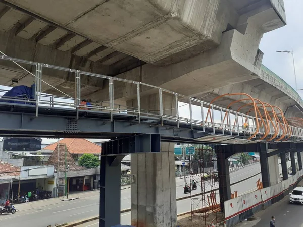 Jacarta Indonésia 2022 Outubro Construção Ponte Skywalk Conectando Estação Trem — Fotografia de Stock