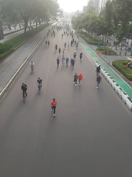 Dżakarta Indonezja Czerwca 2023 Niedziela Rano Ludzie Mogą Swobodnie Ćwiczyć — Zdjęcie stockowe