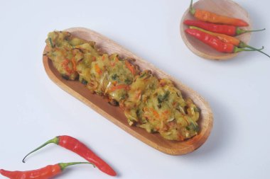 Endonezya 'da sebze ve buğday unundan oluşan özel kızartılmış yiyeceğe genellikle Endonezya' da 