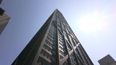 Lüks bir işletme binasının dış cephesi. Metal-plastik cam pencere