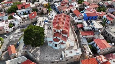 Geleneksel köyün insansız hava aracı videosu.