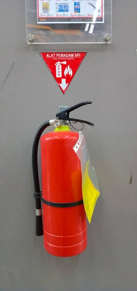 Sistema Extintor Incêndio Fundo Parede Equipamento Emergência Poderoso Para Industrial — Fotografia de Stock
