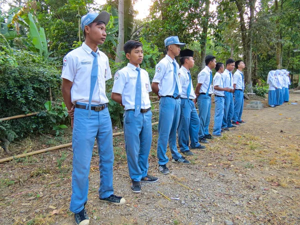 인도네시아 게디리 2023년 27일 고등학생들이 학교에서 인도네시아 의식을 — 스톡 사진
