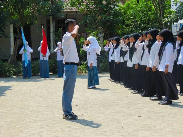 Kediri Indonesien Juli 2023 Gymnasiasten Hissen Als Fahnenoffiziere Der Schule — Stockfoto