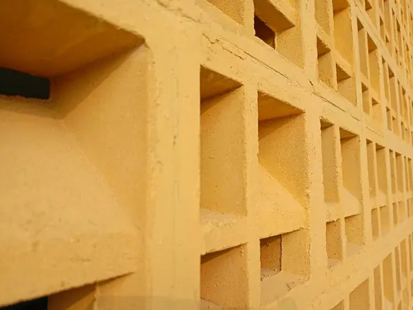 Dekoratif kare şekilli havalandırma duvarı, sarı beton duvar varyasyonu