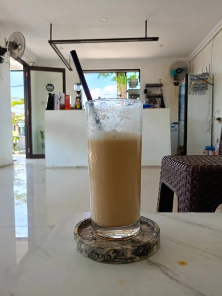 Segelas Kopi Cappuccino Dengan Susu Krim Minum Kopi Dengan Atas — Stok Foto