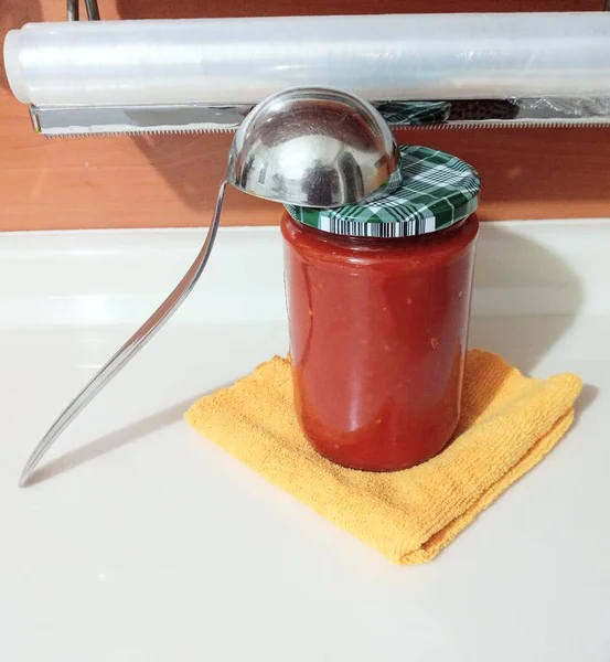 Gehakte Tomaten Blik Zelfgemaakt Sluiten — Stockfoto