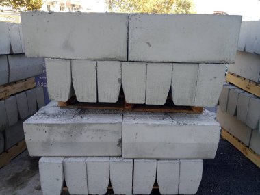 Kaldırım taşları ve beton bloklar. İnşaat ve inşaat malzemeleri. Bornova-İzmir