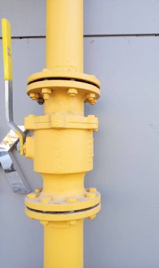 Binanın dışında dayanıklı endüstriyel sistem inşa edildi..