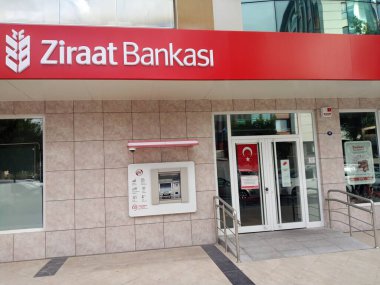 Ziraat Bankası. Türkiye 'deki önemli bankalardan biridir. Yurtdışında da şubeleri var. Ön görünüm.