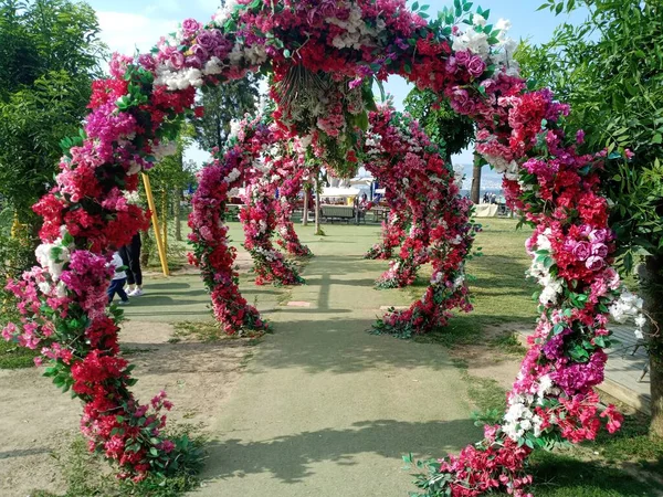 Parc Avec Décoration Florale Belle Vue Sur Parc — Photo