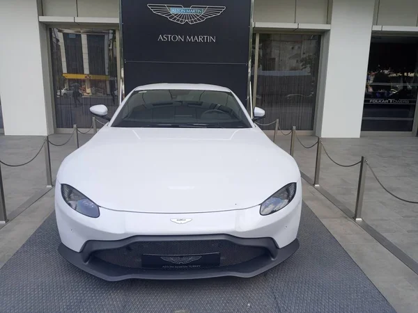 Aston Martin Beyaz Lüks Araba Ngiliz Markası Görünüm — Stok fotoğraf