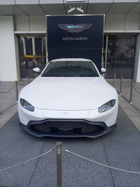 Aston Martin Beyaz Lüks Araba Ngiliz Markası — Stok fotoğraf