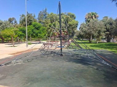 Şehrin modern binası