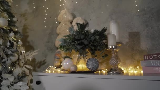 Красивая Белая Елка Рождественские Украшения — стоковое видео