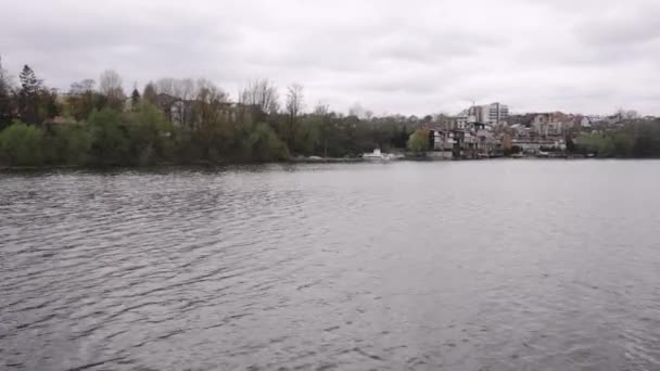 Вид Лодки Берег Города — стоковое видео