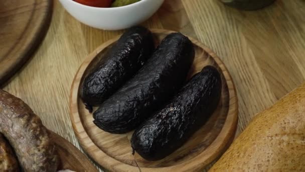 ブラックソーセージ バック小麦と血液を含む料理 — ストック動画