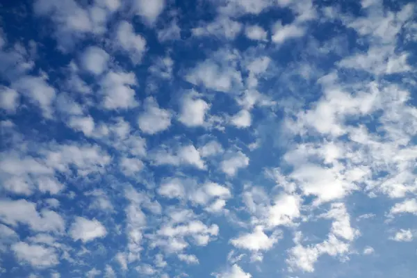 White Cumulus Clouds Clear Blue Sky Background Panorama Beautiful Cloudscape — Stock Photo, Image