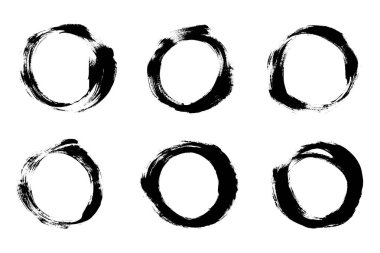Yuvarlak daireler çiz. El çizimi grunge fırça darbesi daire boyası koleksiyonu