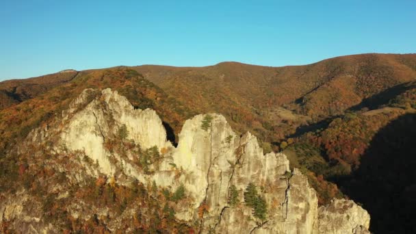 Aerial Shot Seneca Rocks Iconic Rock Formation West Virginia Autumn — Stock Video