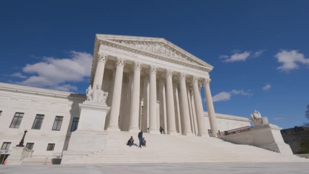 Utsidan Förenta Staternas Högsta Domstol Byggnad Washington Sett Solig Dag — Stockvideo