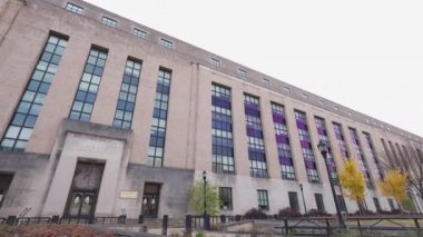 Mary E. Switzer Anıt Binası (İngilizce: Mary E. Switzer Memorial Building, orijinal adıyla Railroad Emeklilik Kurulu Binası), DC Sağlık ve İnsani Hizmetler Departmanı 'nın (HHS) federal ofis binası..