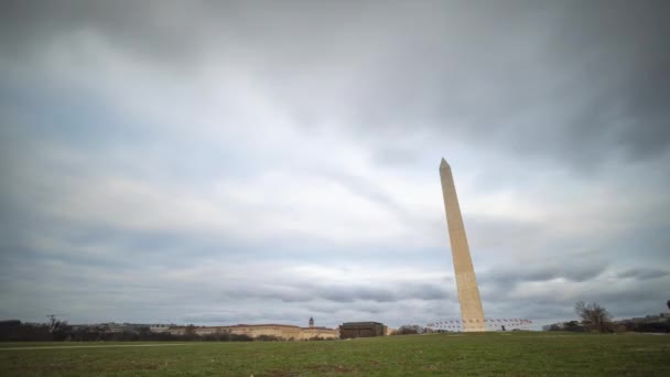 워싱턴 내셔널 상징적 워싱턴 기념비의 경과가 밤으로 전환되었습니다 오벨리스크는 중앙에 — 비디오