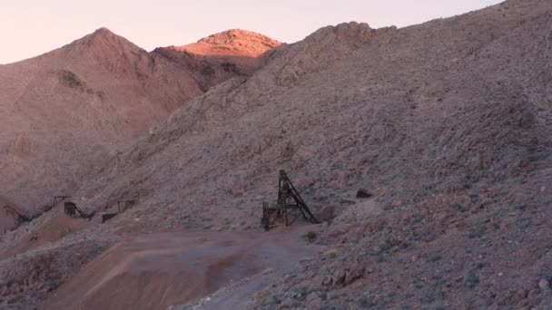Aerial Shot Ore Bin Abandoned Noonday Mine Site Dawn Tecopa — ストック動画
