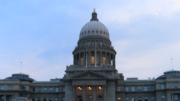 Una Toma Ancho Medio Del Edificio Del Capitolio Estatal Idaho — Vídeos de Stock