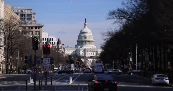 Slow Motion Skott Capitol Building Washington Sett Från Pennsylvania Avenue — Stockvideo