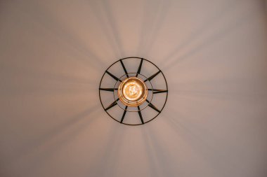 Lambada Edison ampul değişimi