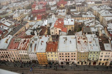 Lviv 'de birçok farklı ev yukarıdan vuruldu.