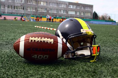 Kıyı ve deniz yukarıdan cam yoluyla