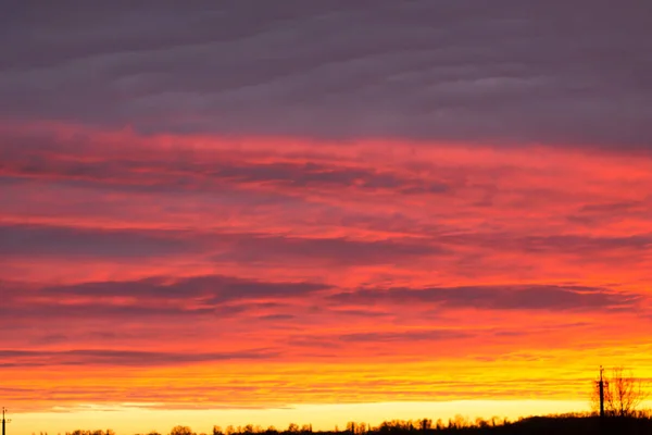 Paarse Zonsondergang Aan Hemel Met Wolken Achtergrond — Stockfoto
