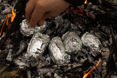 fire, a fire in which potatoes are baked