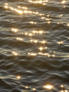 su yüzey dalgaları ile