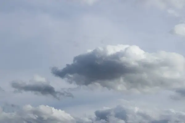 Мерцание Облачных Облаков Уникальной Формы Полная Рамка Низким Углом Обзора — стоковое фото