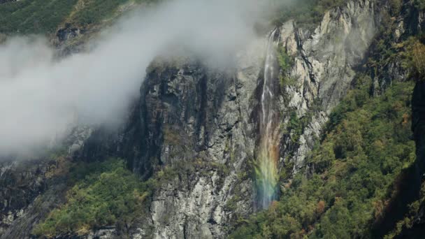Arco Íris Acima Fiorde Geiranger Cachoeira Gjerdefossen Direita Vídeo Timelapse — Vídeo de Stock