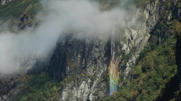 Arco Iris Sobre Fiordo Geiranger Cascada Gjerdefossen Derecha Video Timelapse — Vídeo de stock