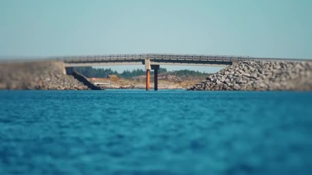 Traffic Miniaturized Myrbaeholmbrua Bridge One Bridges Atlantic Road Pan Right — Stockvideo