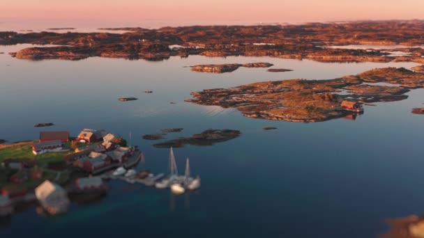 Aerial View Atlantic Ocean Road Sunset Mountains Blurry Background Slow — Stockvideo