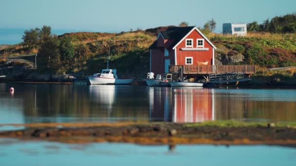 Small Boathouse Coast Fjord Several Boats Moored Pier Slow Motion — Video Stock